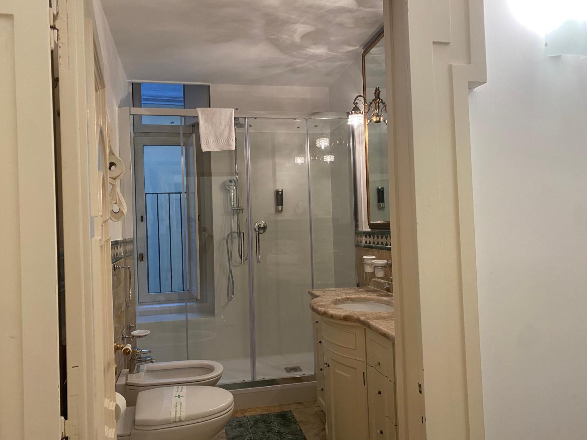 Bella Domus Suites Salernes Extérieur photo